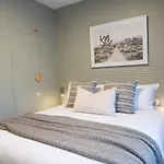 Central Apartment, Zoo Abode