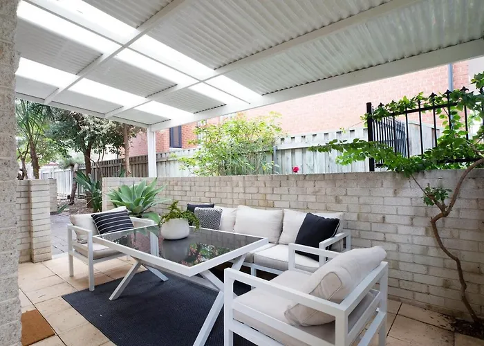 Central Apartment, Zoo Abode